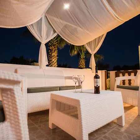 Amantes Amentes - House Santorini Ferienhaus *