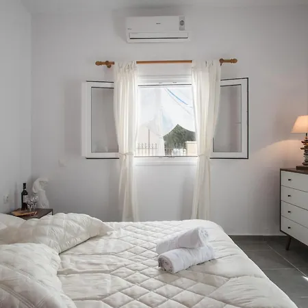 Amantes Amentes - House Santorini